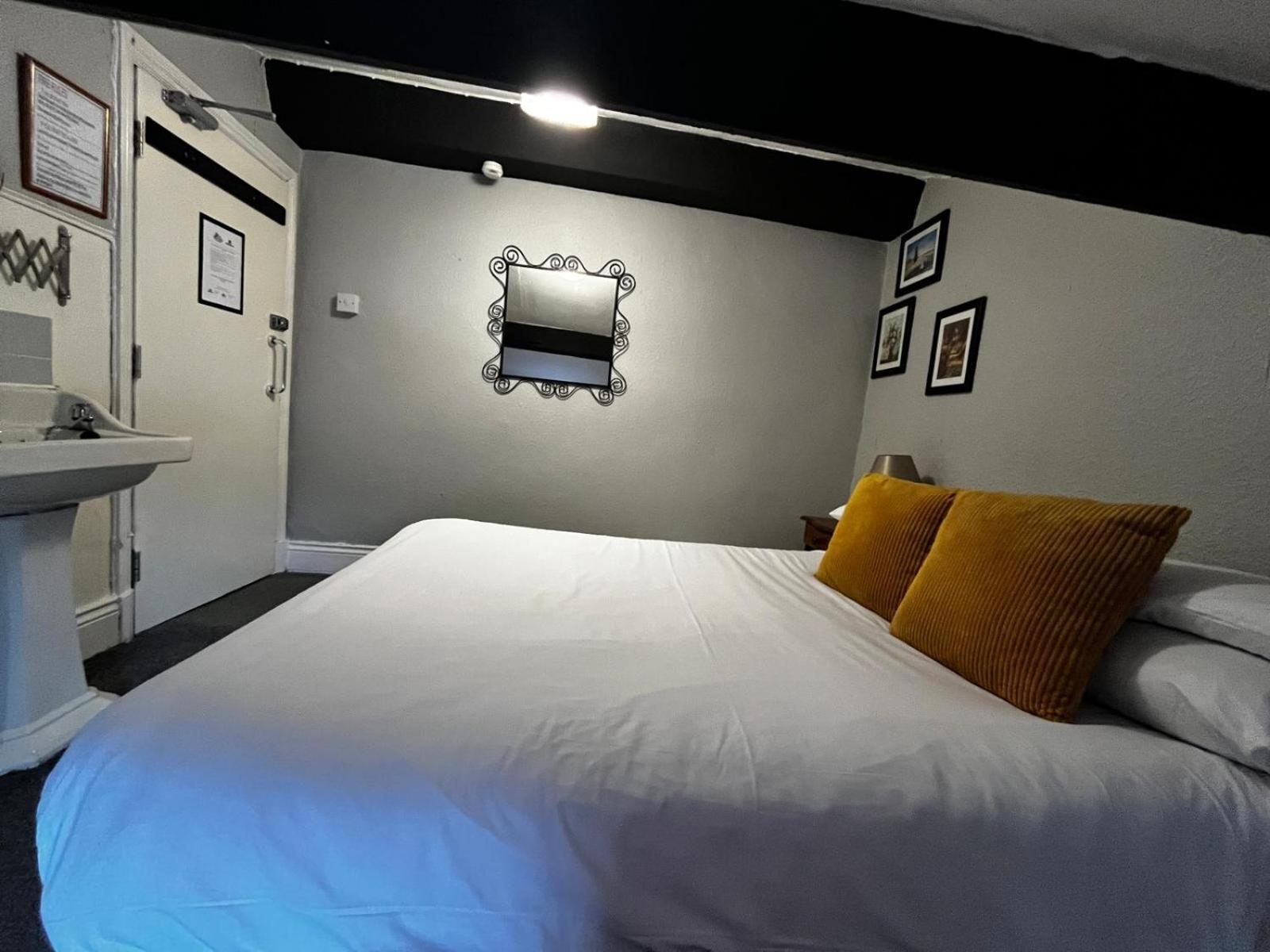 Black Bull Hotel Ріт Екстер'єр фото